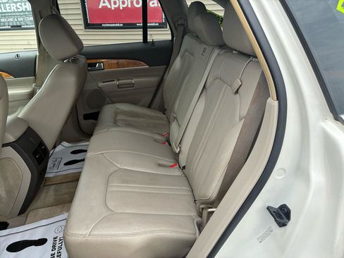 Used 2013 Lincoln MKX AWD w/ Wood Pkg image 11