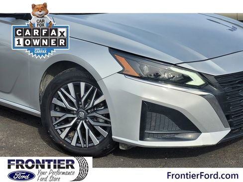 Used 2024 Nissan Altima 2.5 SV image 4