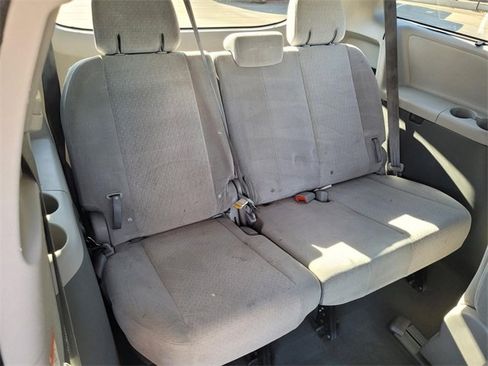 Used 2020 Toyota Sienna LE w/ LE Preferred Package image 14