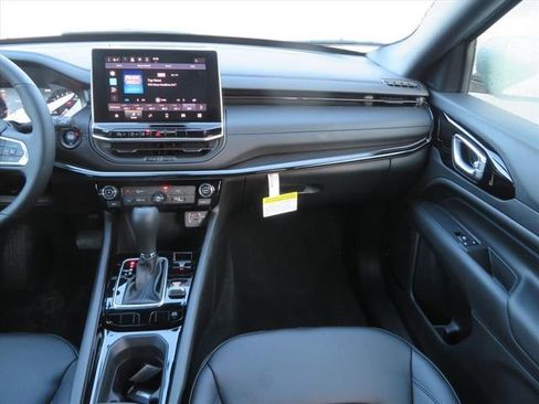 New 2026 Jeep Compass Latitude AWD/4WD image 13