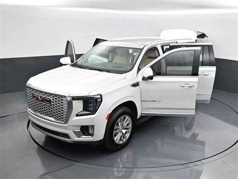 Used 2021 GMC Yukon XL Denali image 31