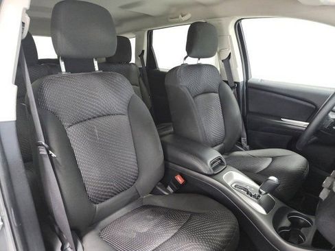 Used 2020 Dodge Journey SE FWD image 12