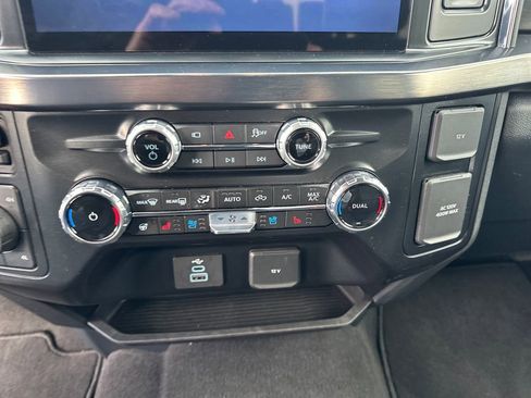 Used 2025 Ford F350 Lariat w/ Camper Package image 18