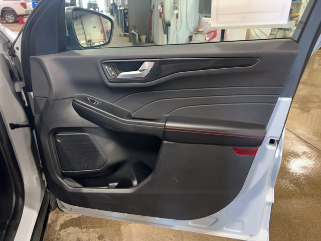 Certified 2025 Ford Escape ST-Line Select AWD/4WD image 16