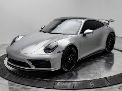 Used 2024 Porsche 911 Carrera GTS image 4