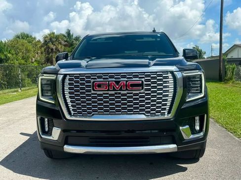 Used 2021 GMC Yukon Denali w/ Denali Premium Package AWD/4WD image 2