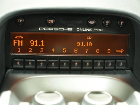 Used 2005 Porsche Carrera GT image 17