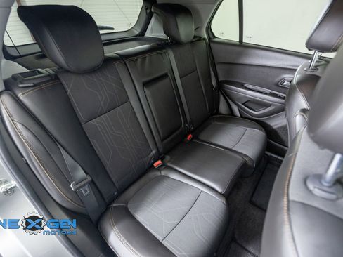 Used 2019 Chevrolet Trax LT w/ LT Convenience Package FWD image 36