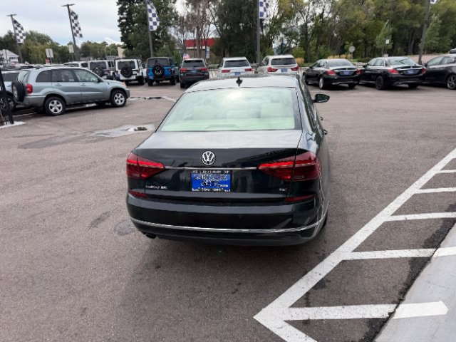 Used 2017 Volkswagen Passat 1.8T SEL Premium FWD image 11