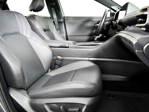 Used 2023 Toyota Crown Platinum image 45