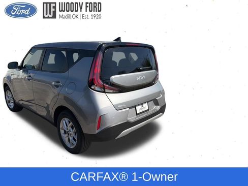 Used 2024 Kia Soul LX w/ Option Group 015 FWD image 2