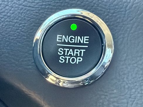 Used 2024 Ford Edge Titanium image 36