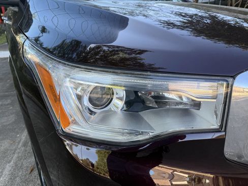 Used 2017 GMC Acadia Denali w/ Technology Package image 11