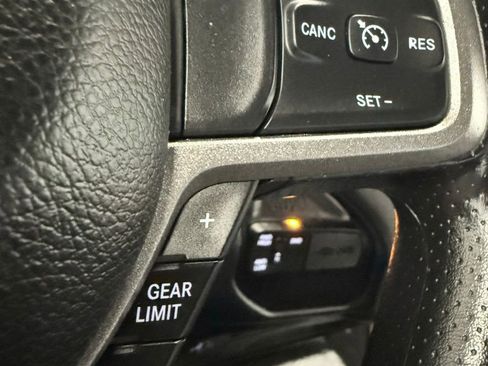 Used 2024 RAM 2500 Tradesman w/ Chrome Appearance Group image 33