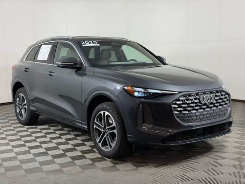 Certified 2025 Audi Q5 Premium w/ Convenience Package AWD/4WD image 7
