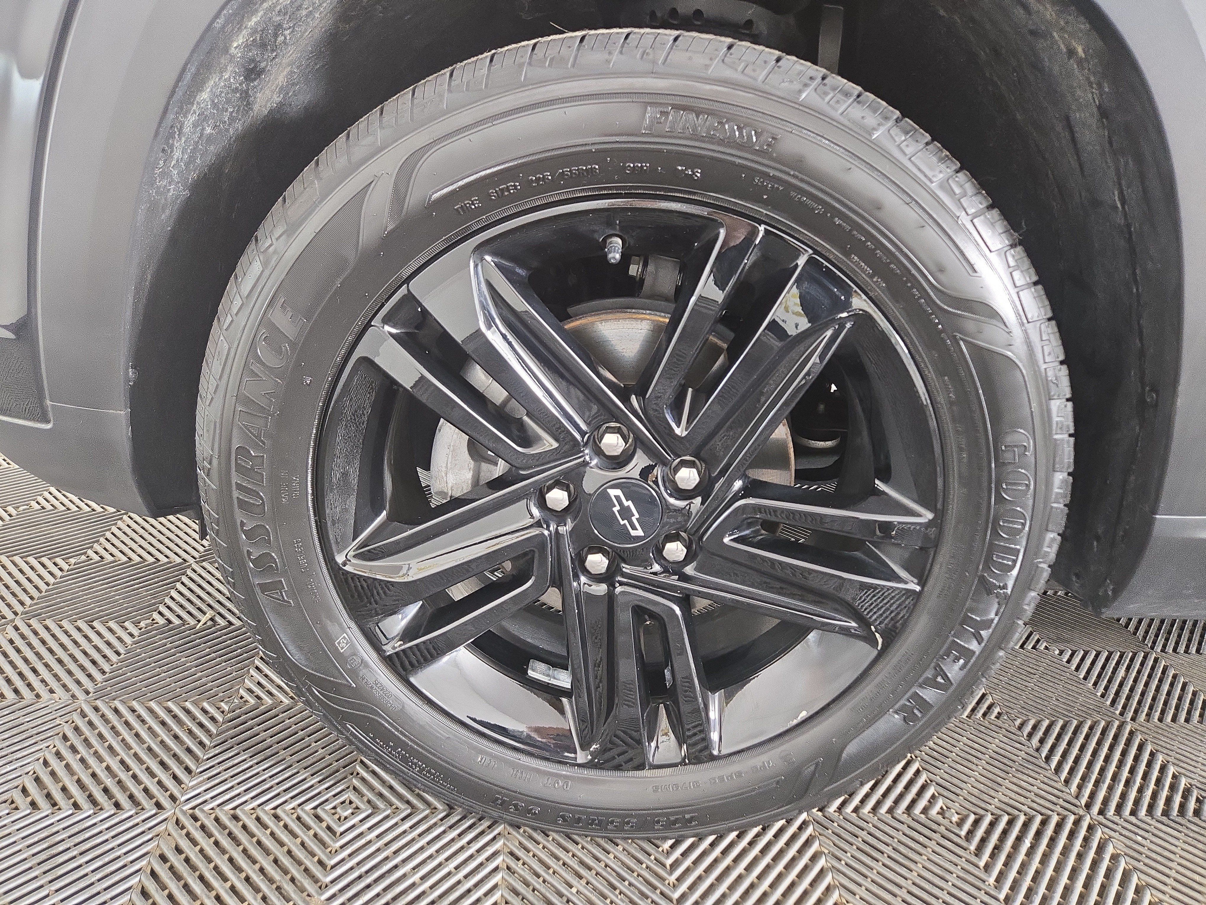 Used 2025 Chevrolet Trax ACTIV w/ Sunroof Package FWD image 33