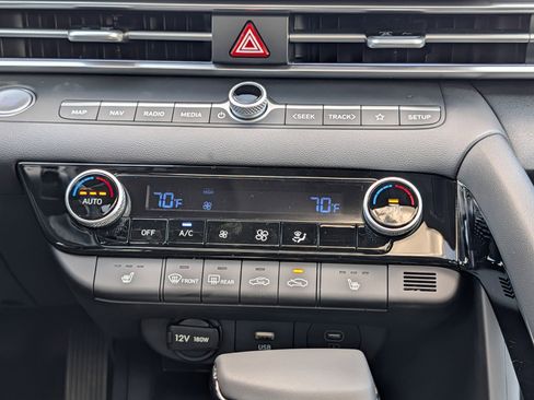 New 2026 Hyundai Elantra Limited FWD image 11