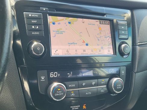 Used 2019 Nissan Rogue SV w/ Premium Package FWD image 27