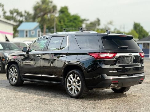 Used 2018 Chevrolet Traverse Premier w/ Driver Confidence II Package FWD image 4