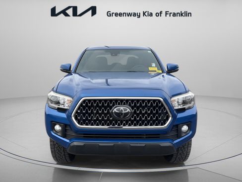 Used 2018 Toyota Tacoma TRD Off-Road image 2