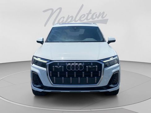 Used 2025 Audi Q7 3.0T Premium Plus AWD/4WD image 2