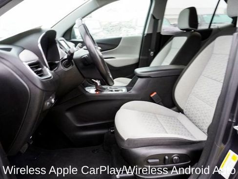 Used 2022 Chevrolet Equinox LT w/ Driver Convenience Package image 13