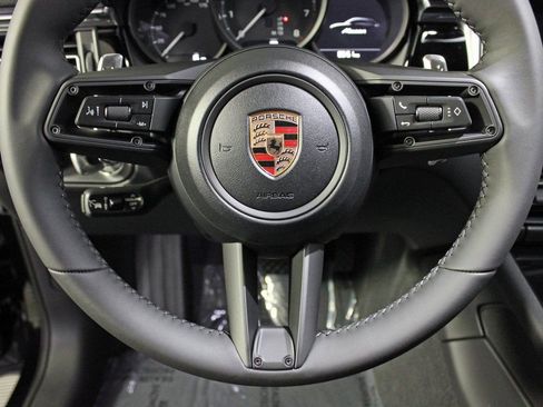 Certified 2026 Porsche Macan image 22