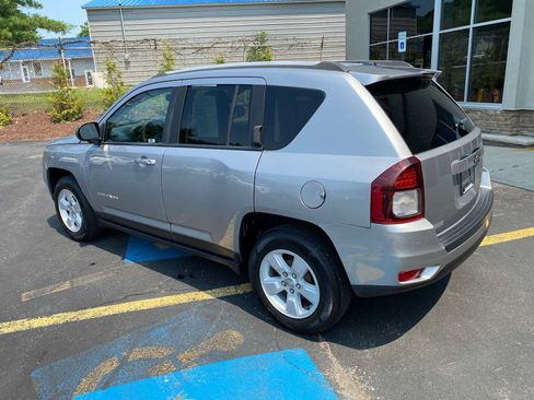 Used 2017 Jeep Compass Sport w/ Power Value Group FWD image 3