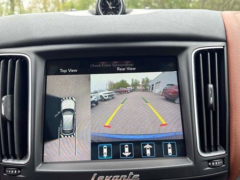 Used 2020 Maserati Levante image 24
