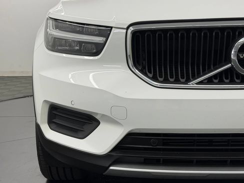 Used 2020 Volvo XC40 T5 Momentum w/ Protection Package Premier AWD/4WD image 9