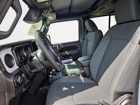 New 2026 Jeep Gladiator Sport image 9