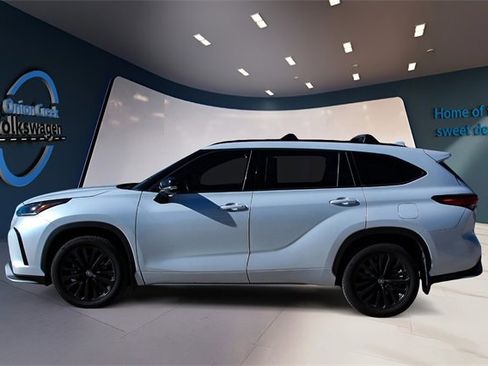 Used 2023 Toyota Highlander XSE image 7