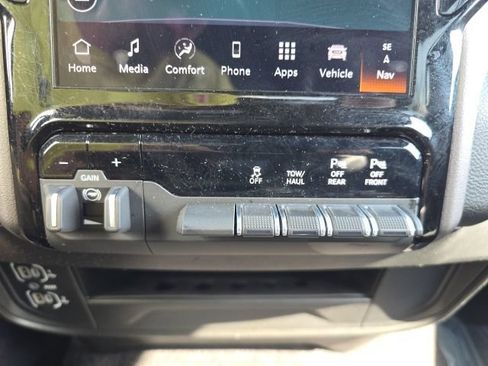 Certified 2025 RAM 2500 Big Horn AWD/4WD image 25