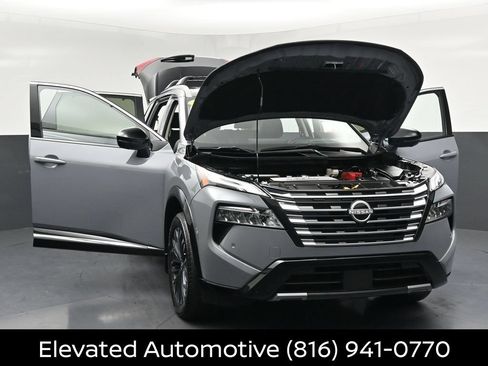 Certified 2026 Nissan Rogue Platinum w/ Platinum Premium Package AWD/4WD image 40