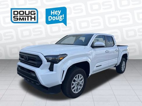 Used 2025 Toyota Tacoma SR5 AWD/4WD image 1
