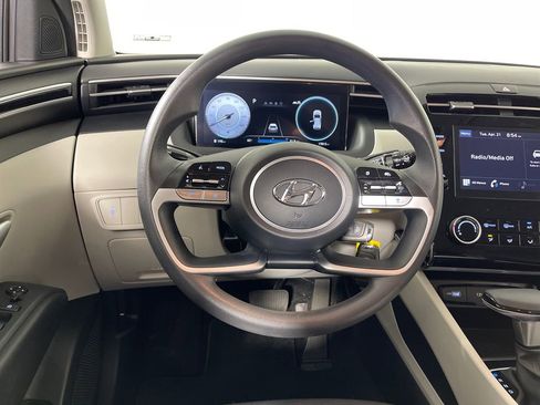 Used 2024 Hyundai Tucson SE image 13