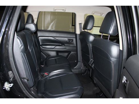 Used 2020 Mitsubishi Outlander ES image 21