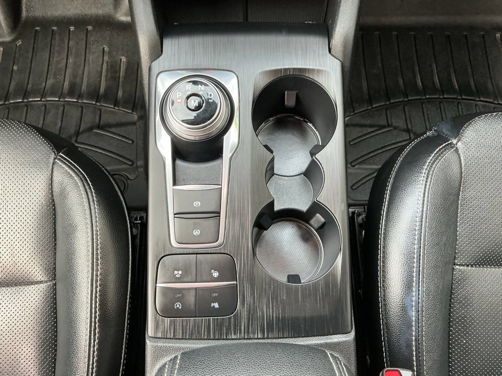 Used 2020 Ford Escape Titanium AWD/4WD image 16