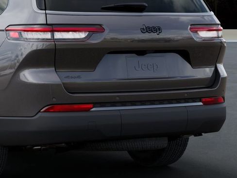 New 2026 Jeep Grand Cherokee L 4WD image 13