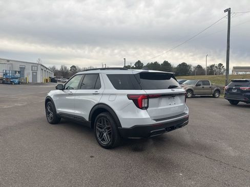 New 2026 Ford Explorer ST-Line w/ ST-Line Street Pack image 5