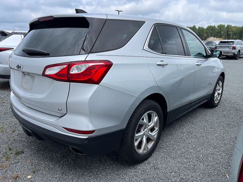 Used 2018 Chevrolet Equinox LT FWD image 5