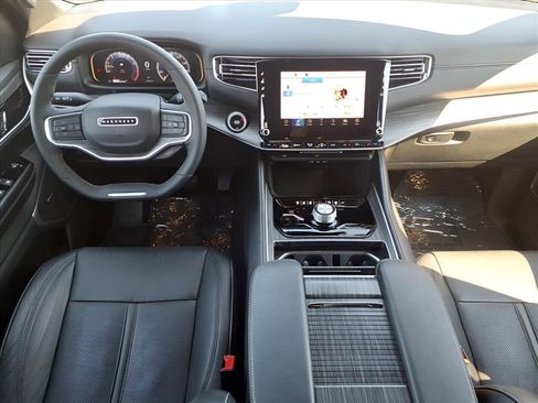 Certified 2024 Jeep Wagoneer L Series II w/ Flexible Seating Group AWD/4WD image 37