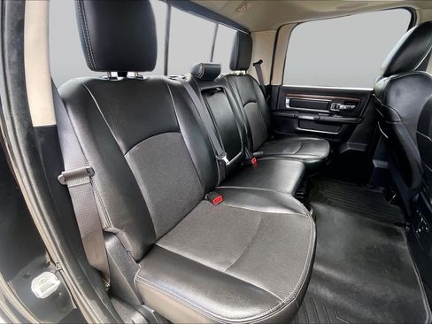 Used 2014 RAM 2500 Laramie w/ Black Appearance Group AWD/4WD image 18