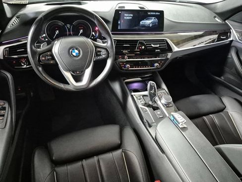 Used 2017 BMW 530i xDrive image 10