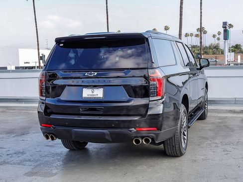 Used 2025 Chevrolet Suburban Z71 AWD/4WD image 9