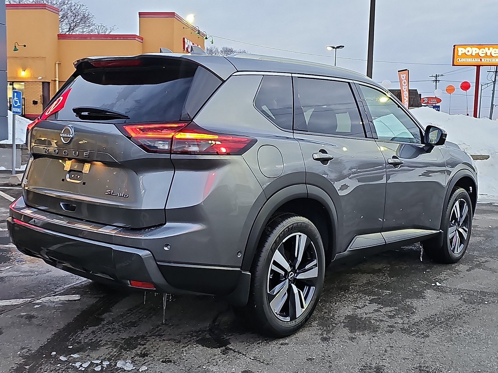 Certified 2025 Nissan Rogue SL w/ Tech Package AWD/4WD image 7