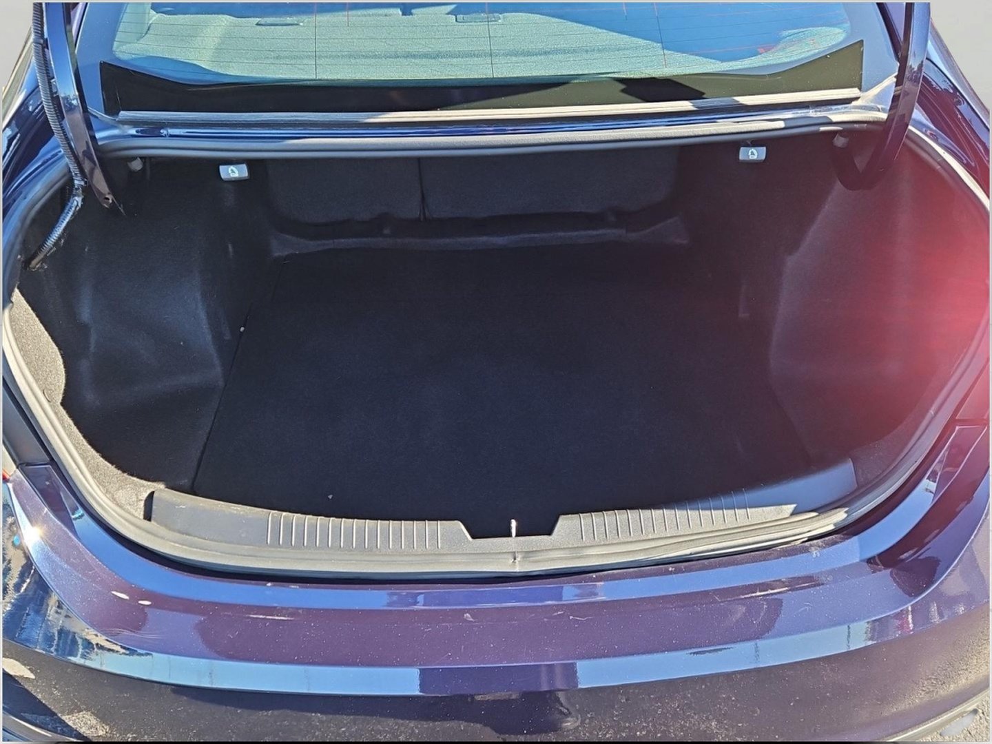 Used 2017 Chevrolet Malibu LT FWD image 26