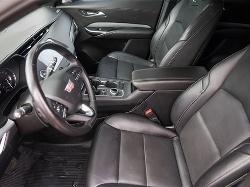 Used 2020 Cadillac XT4 Premium Luxury image 9