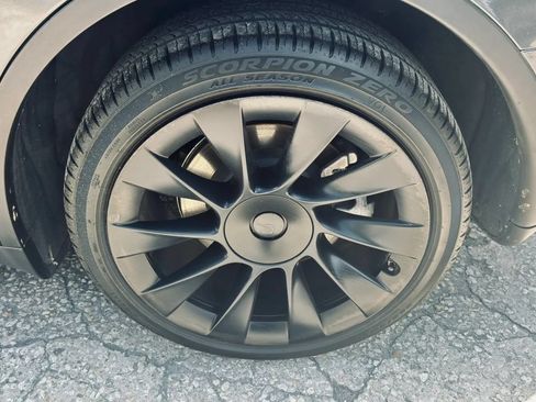 Used 2023 Tesla Model Y Long Range AWD/4WD image 21