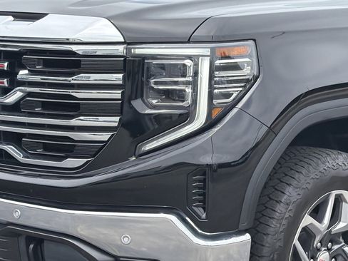 Used 2024 GMC Sierra 1500 SLT w/ SLT Premium Plus Package AWD/4WD image 8